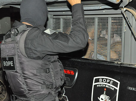 161015-policia-operacaoquinze-cleriston3