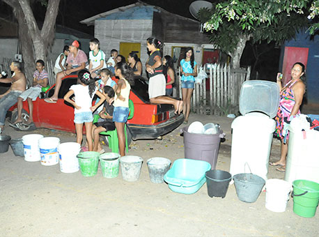 221015-cotidiano-faltadeagualaeliaalcantara-cleriston