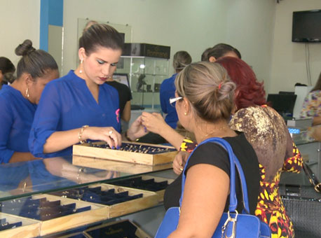 231015-cotidiano-comercioderua-tvgazeta