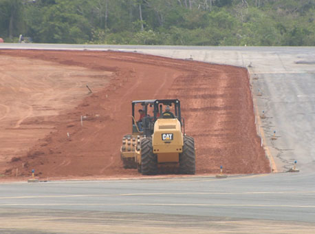 261015-cotidiano-pistaaeroporto-tvgazeta