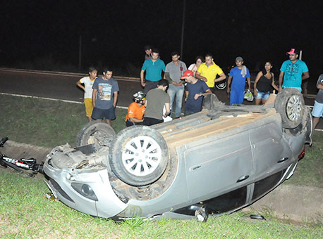 281015-policia-capotamentoacidente-cleriston