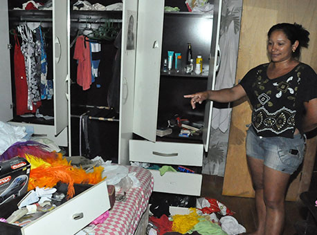 291015-policia-invasaoeroubodecasa-cleriston