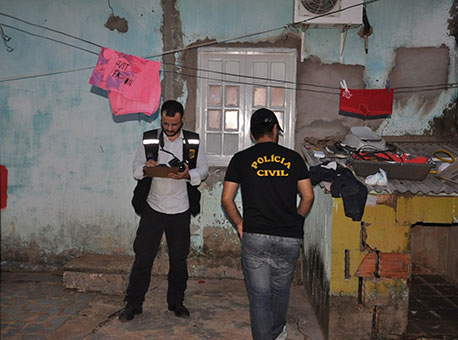 291015-policia-roucodecasa-cleriston