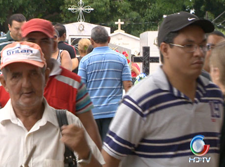 301015-cotidiano-cemiterio-tvgazeta4