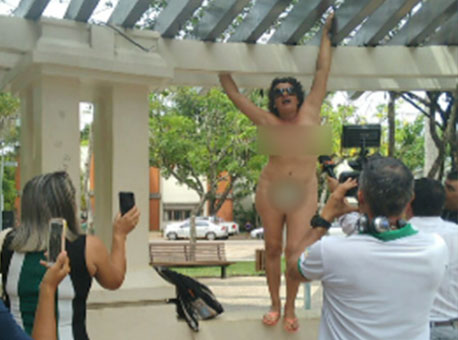 031115-cotidiano-protestomulhernua-cedida