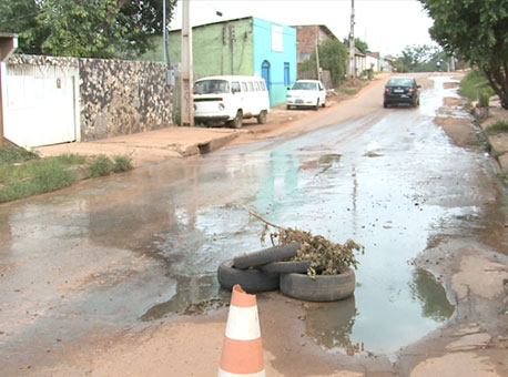 041115-cotidiano-esgoto-tvgazeta