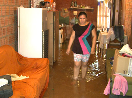 061115-cotidiano-alagada-tvgazeta