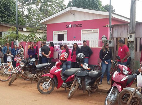 061115-cotidiano-professoresbrasileia-almirandrade