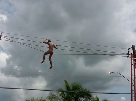 291115-policia-esquizofrenico-cedida