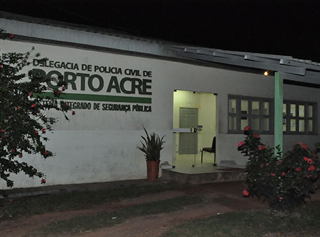 301115-policia-cadeirudo-cleriston