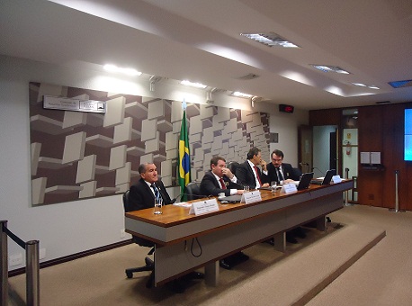 041215-politica-unale