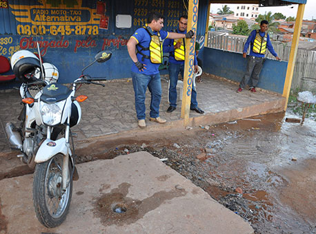 111215-cotidiano-desperdiciodeagua-cleriston