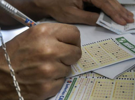 281215-cotidiano-megasena-agenciabrasil