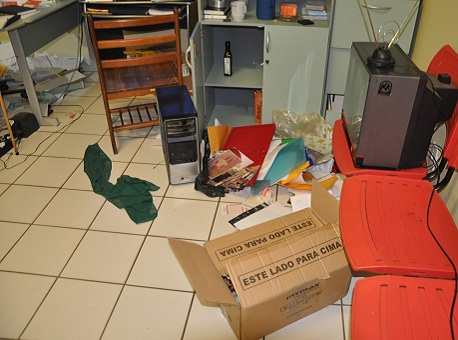 281215-policia-invasãoumarb