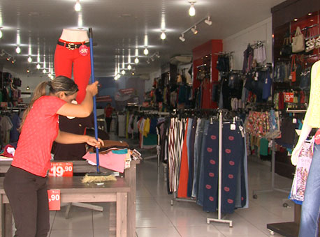 280116-policia-lojaarrombada-tvgazeta