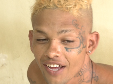 100216-lágrima-policia