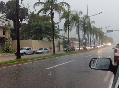 290216-cotidiano-chuvanacapital-gislainevidal