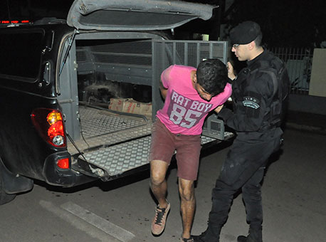 050316-policia-acusadodefurto-cleriston