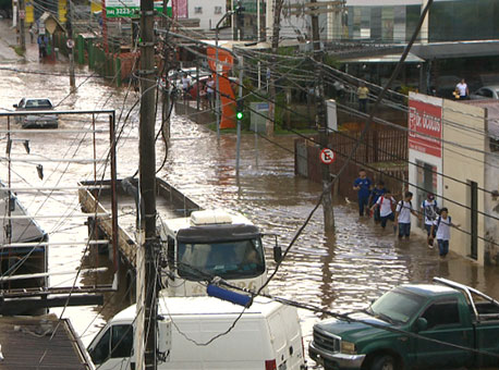 170316-cotidiano-chuva-tvgazeta