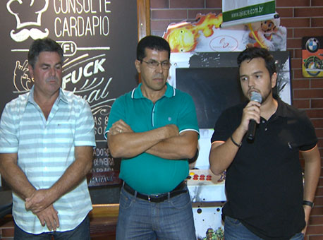 240316-cotidiano-feiraodeimporto-tvgazeta2