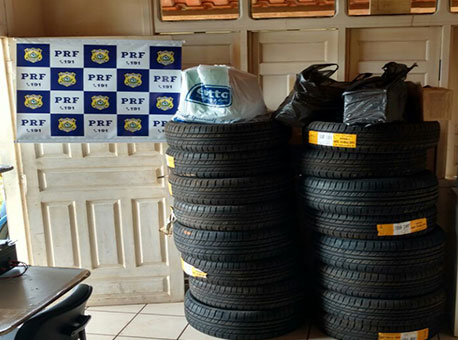 070416-policia-pneusapreendidos-cedida
