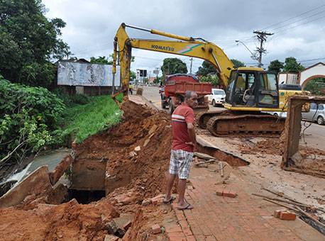 120416-cotidiano-obraponte-cleriston