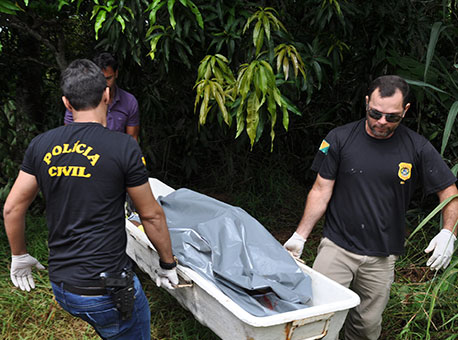 130416-policia-assassinato-cleriston2