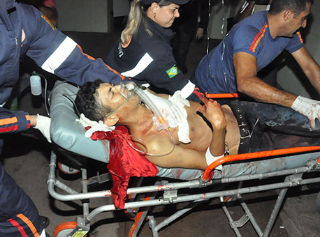 130416-policia-esfaqueado-cleriston