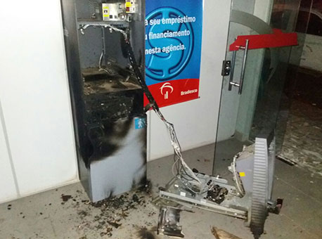 190416-policia-caixaarrombado-cedida2