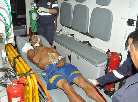 250416-policia-homemagredidofaca-cleriston