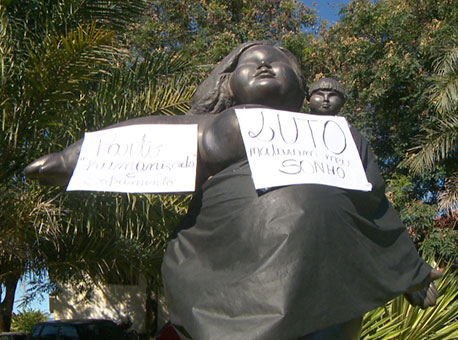 020516-cotidiano-protestomaternidade-tvgazeta