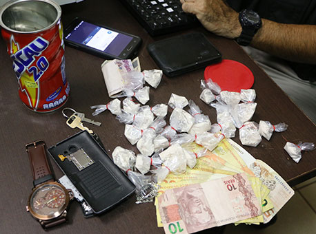 100516-policia-drogaapreendida-cleriston