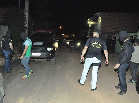 010616-policia-policianomocinhamgalhaes-cleriston