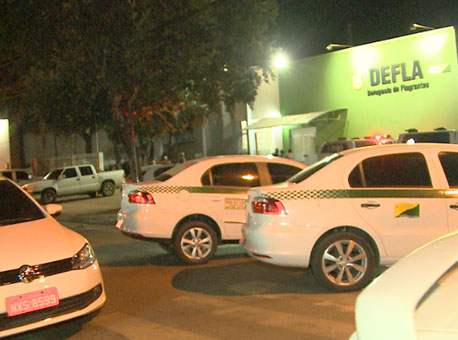 030616-policia-protestotaxistas-tvgazeta