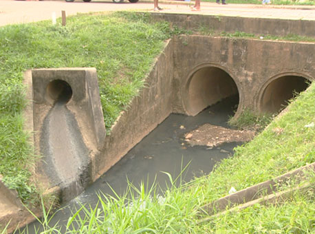 100616-cotidiano-esgoto-tvgazeta