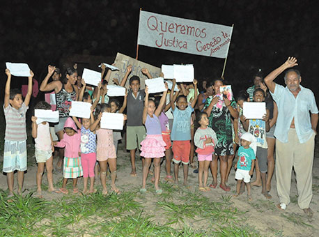 290616-cotidiano-protestoporjustica-cleriston