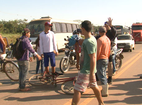 010716-cotidiano-protesto-tvgazeta