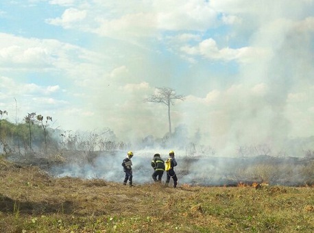 040716-policia-incendio-aeroporto