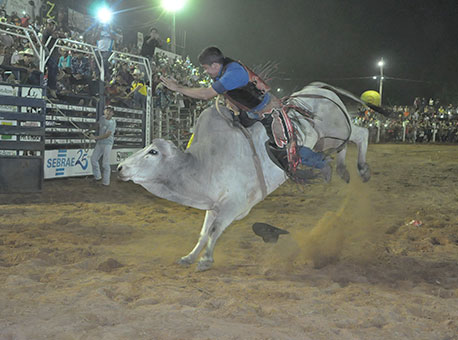 270716-cotidiano-rodeio-cleriston2
