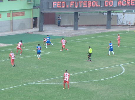 080816-esporte-goleada-galo