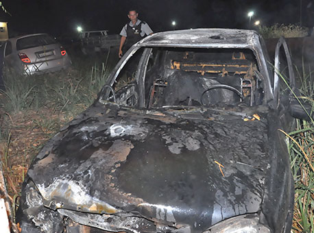 200816-policia-carroincendiado-cleriston