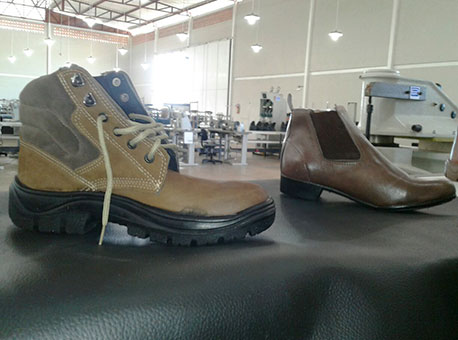 010916-cotidiano-fabricadecalcados-gislainevidal2