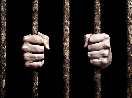 020916-policia-preso-condenado-b13