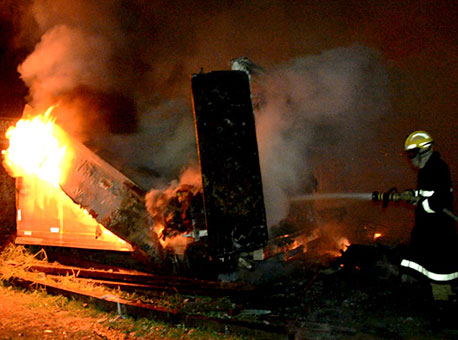 080916-policia-vandalosqueimamterreno-cleriston