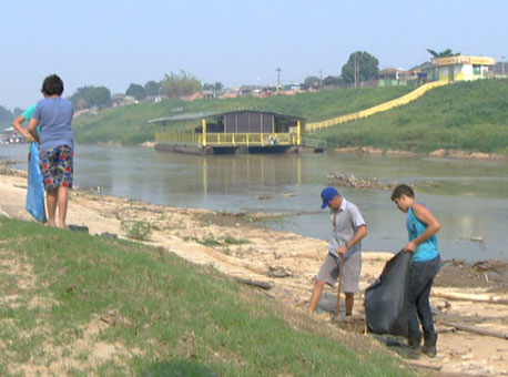 100916-cotidiano-limpezadosbarrancos-tvgazeta