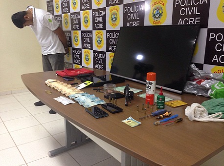 051016-policia-estudante-preso