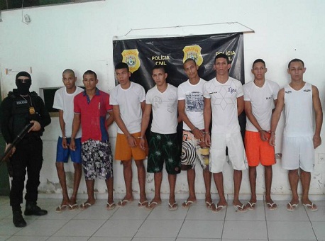 061016-policia-presos-morteadolescente