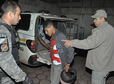071016-policia-acusadomotoroubada-cleriston