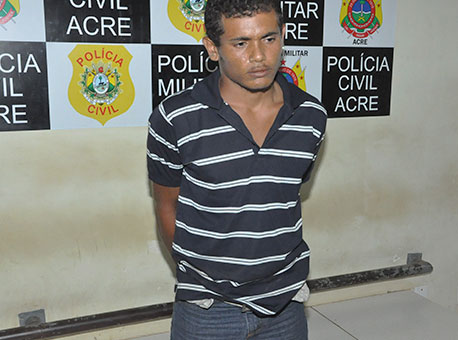 091016-policia-acusadofurtoroupas-cleriston