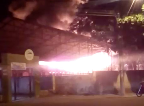 201016-policia-escolaincendiada-cedida